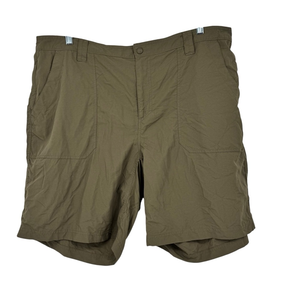 Men’s LL Bean Size XXL Olive Green Nylon Shorts w Front and Back Pockets